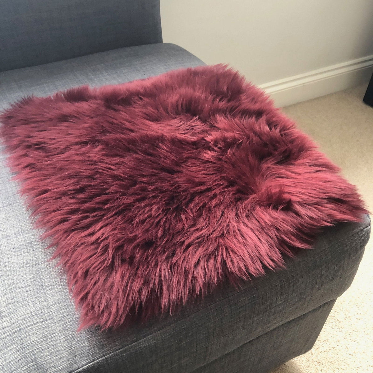 British Sheepskin Square Seat Cover 37cm Burgundy