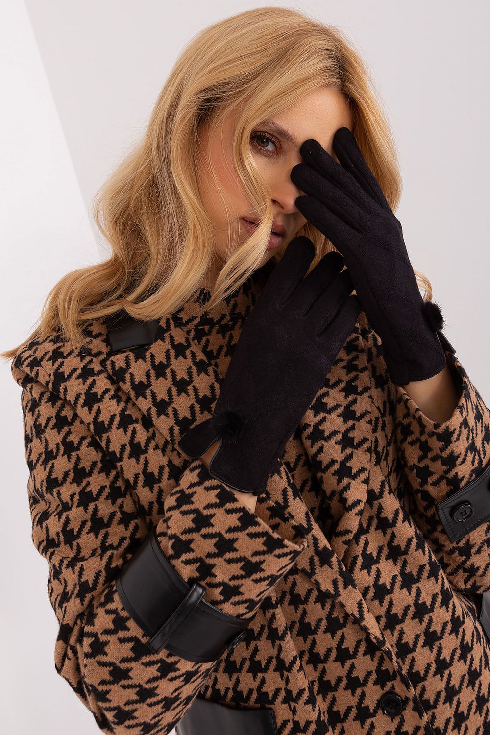 AT Geometric Pompom Insulated Gloves