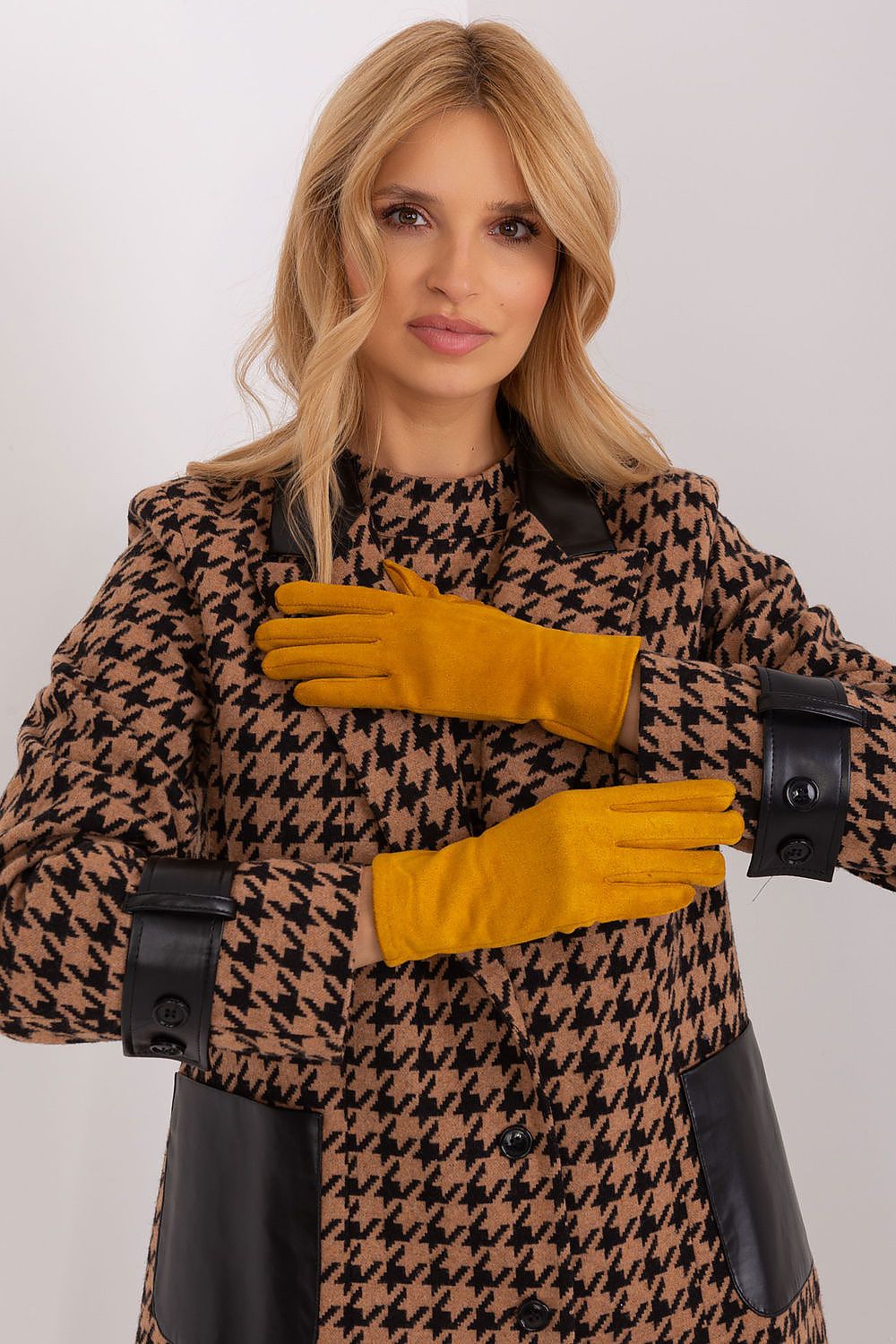 AT Smooth Insulated Touch Gloves yellow