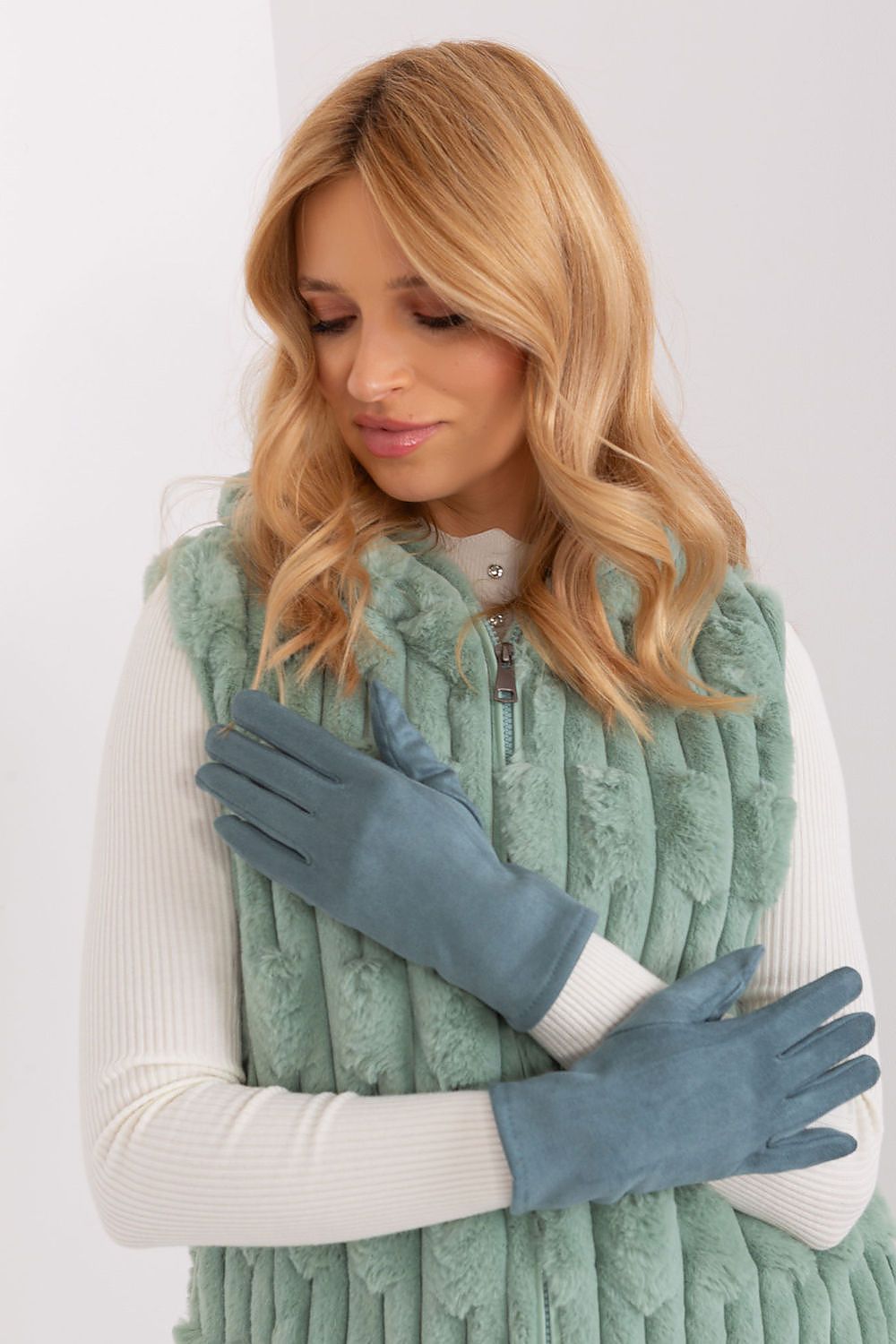 AT Smooth Insulated Touch Gloves green 2