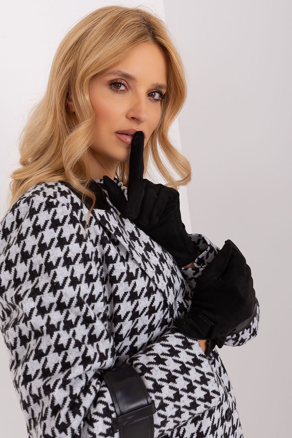 AT Bow-Strapped Insulated Gloves