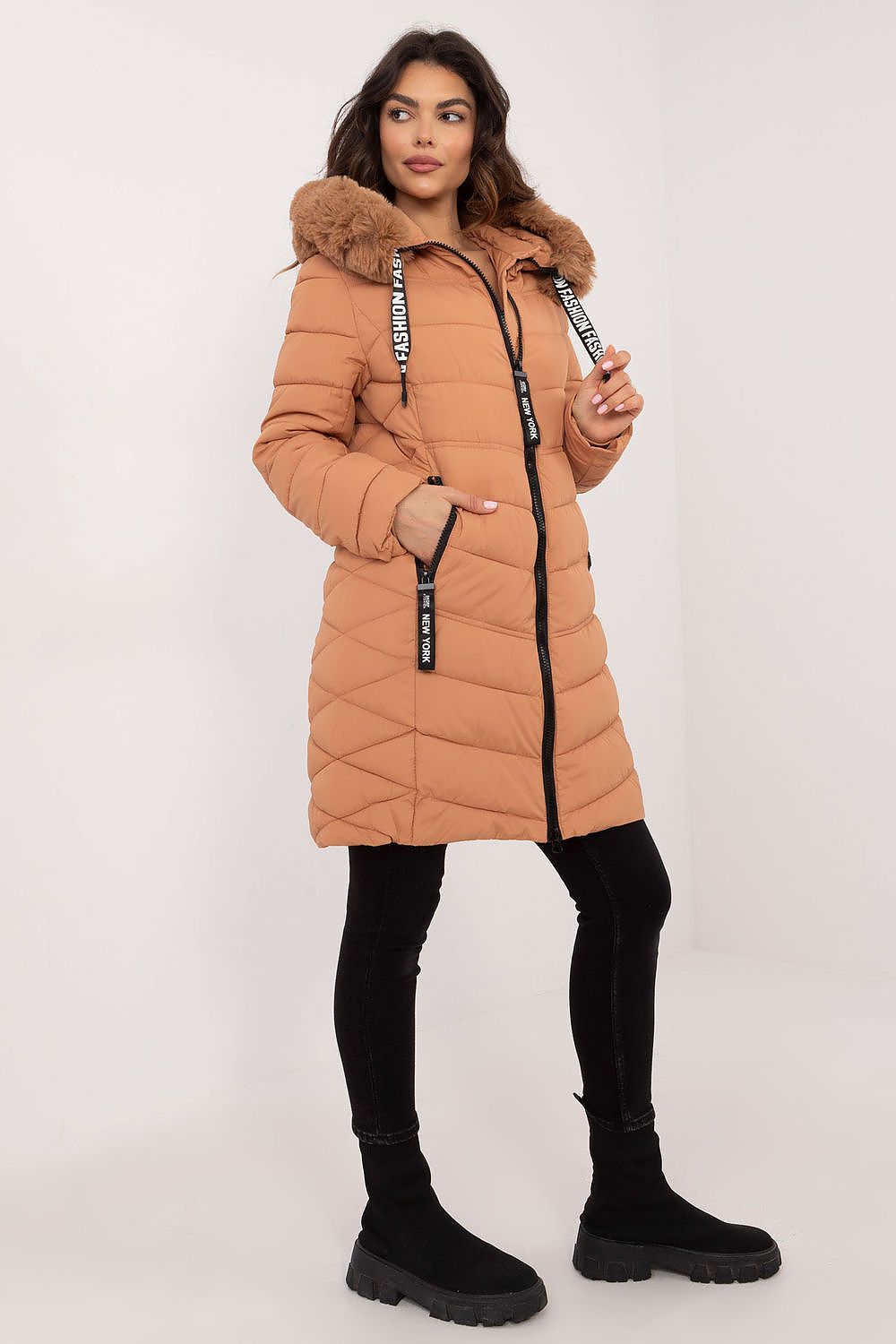 Factory Price Fur Hooded Quilted Coat