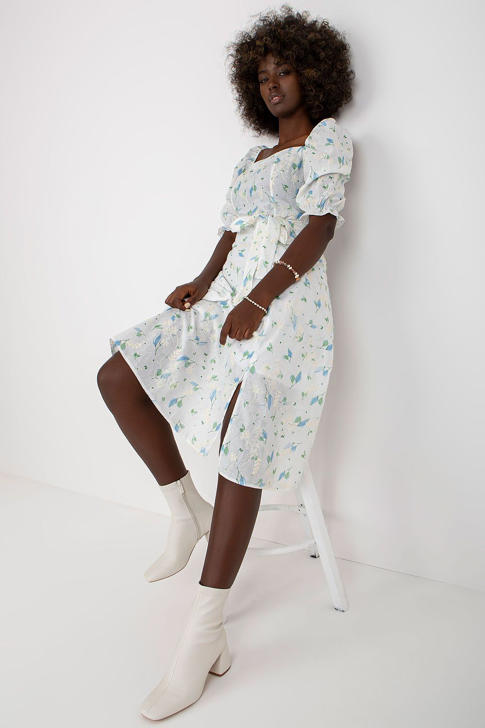 Lakerta Floral Midi Daydress with Ruffled Sleeves and Tie Belt