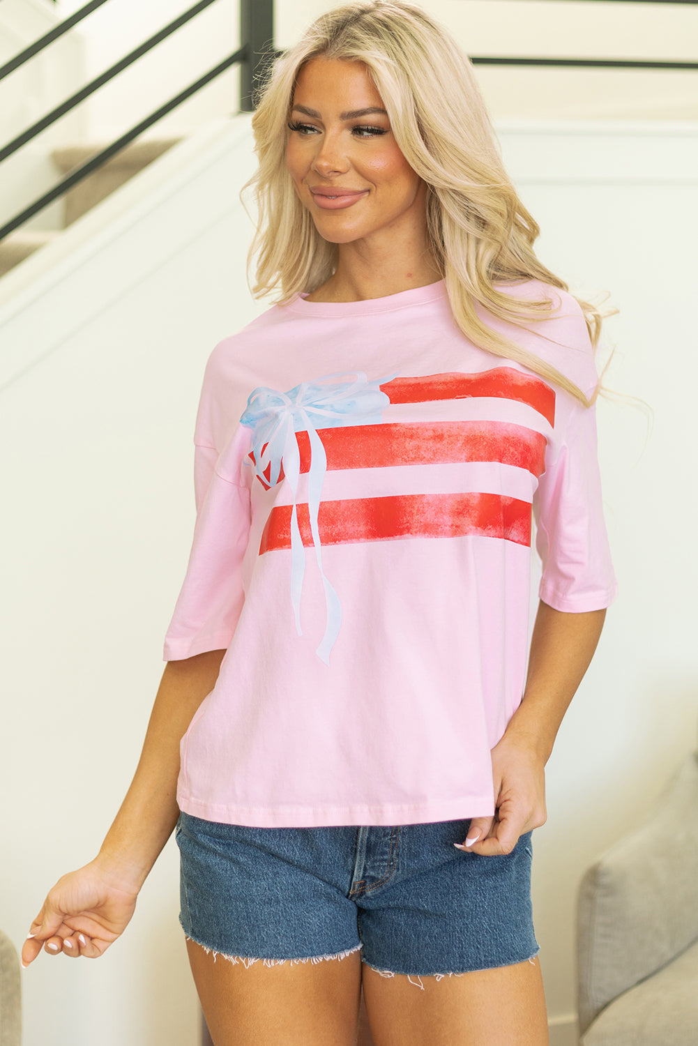 Light Pink Flag Bow Graphic Crewneck T-Shirt