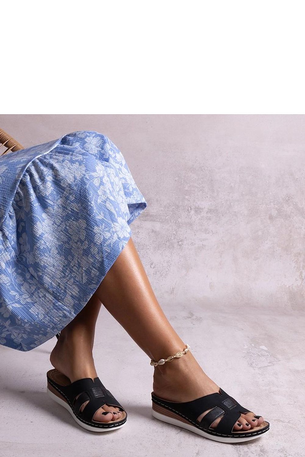 Lightweight Low Wedge Flip-flops | Mifsuda