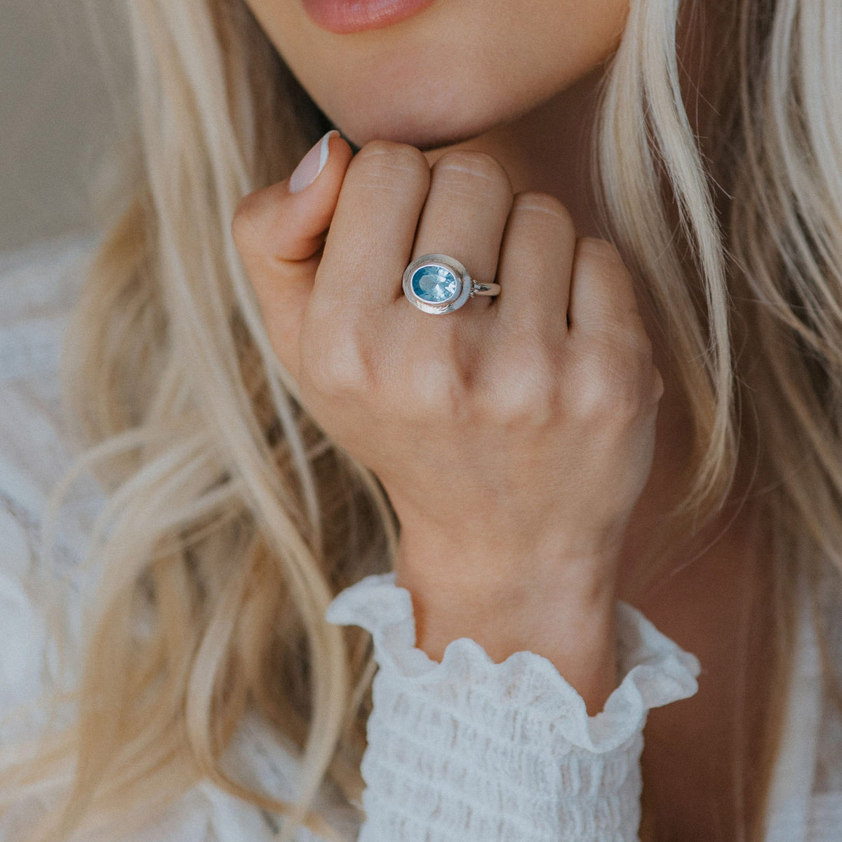 Dainty London Oval-cut Sky Blue Topaz gemstone Ring - Avery