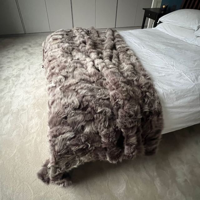 Tuscan Shearling Throw | Fur Blanket | Sheepskin Rug | Rich Mink
