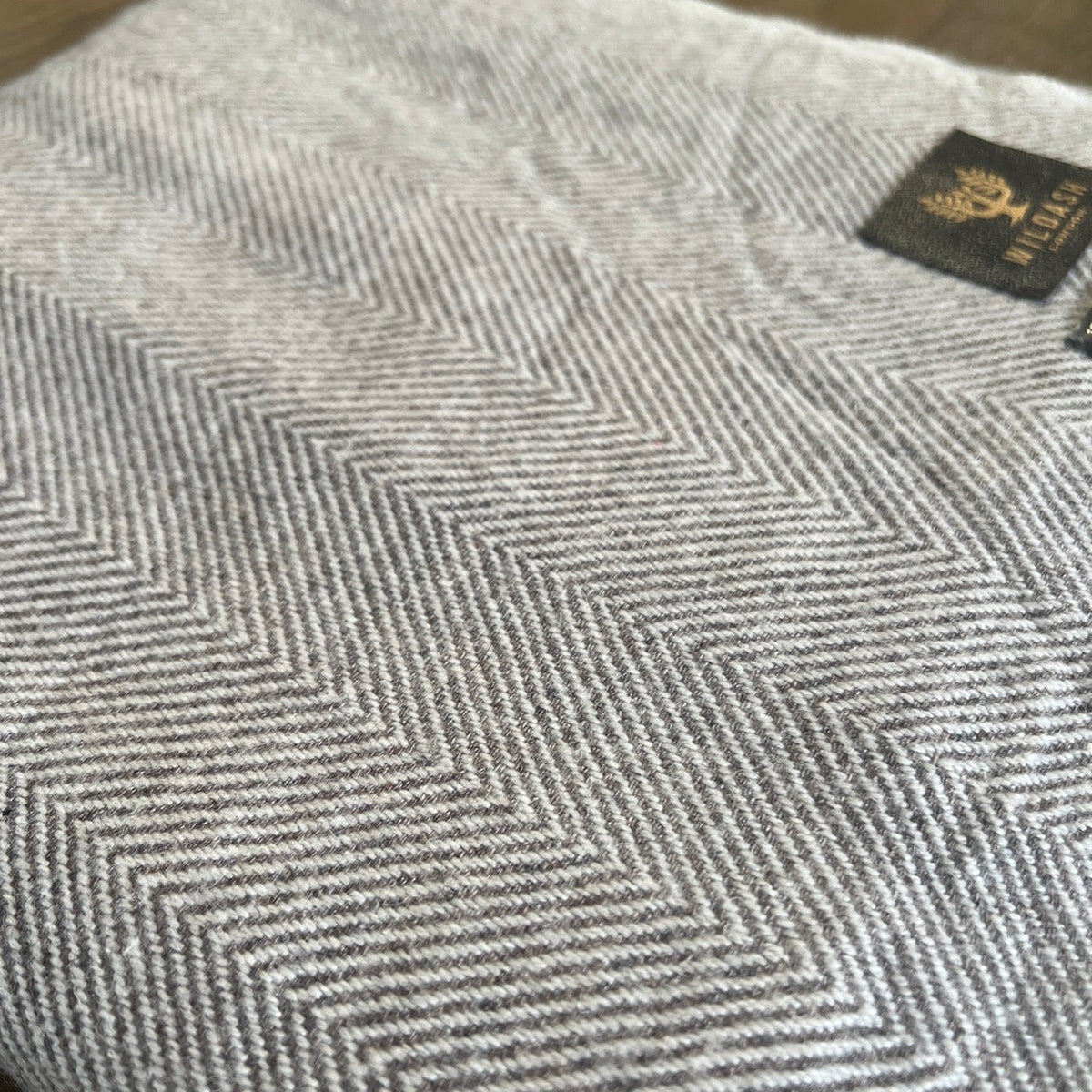 XL Super Soft Grey-Brown Herringbone Cashmere Throw | 125 cm x 250 cm