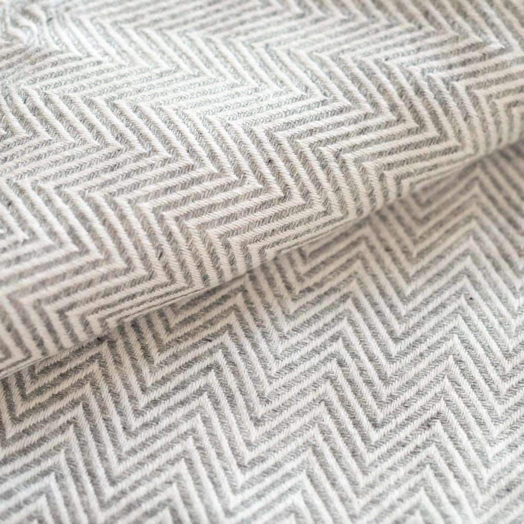 100% Cashmere Blanket | Silver Grey Chevron | XL 125cm x 250cm