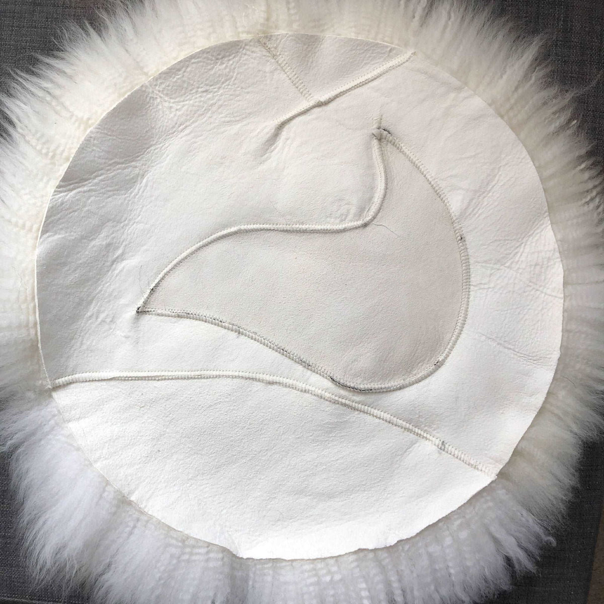 100% Genuine Real Sheepskin Seat Pad British Roundie 35cm White / Dark Browns