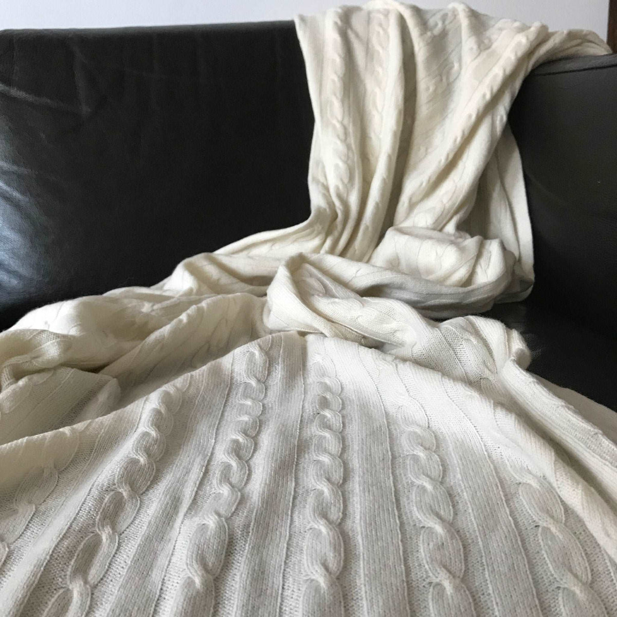 100% Pure Cashmere Throw in Heritage Cable Knit Whipped Cream
