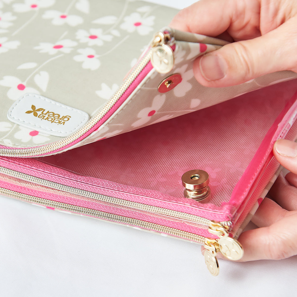 'Amy' 3 in 1 Large Makeup Wallet in Floral Sage