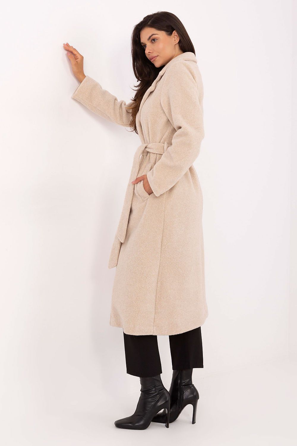 Factory Price Long Boucle Lapel Coat