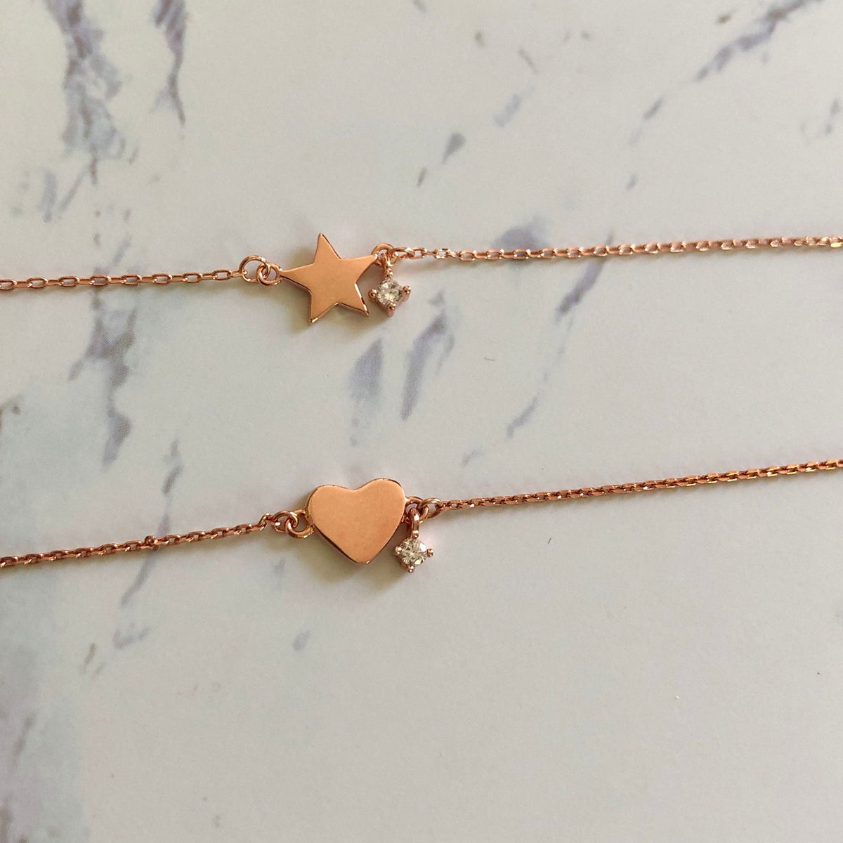 Dainty bracelet with tiny heart