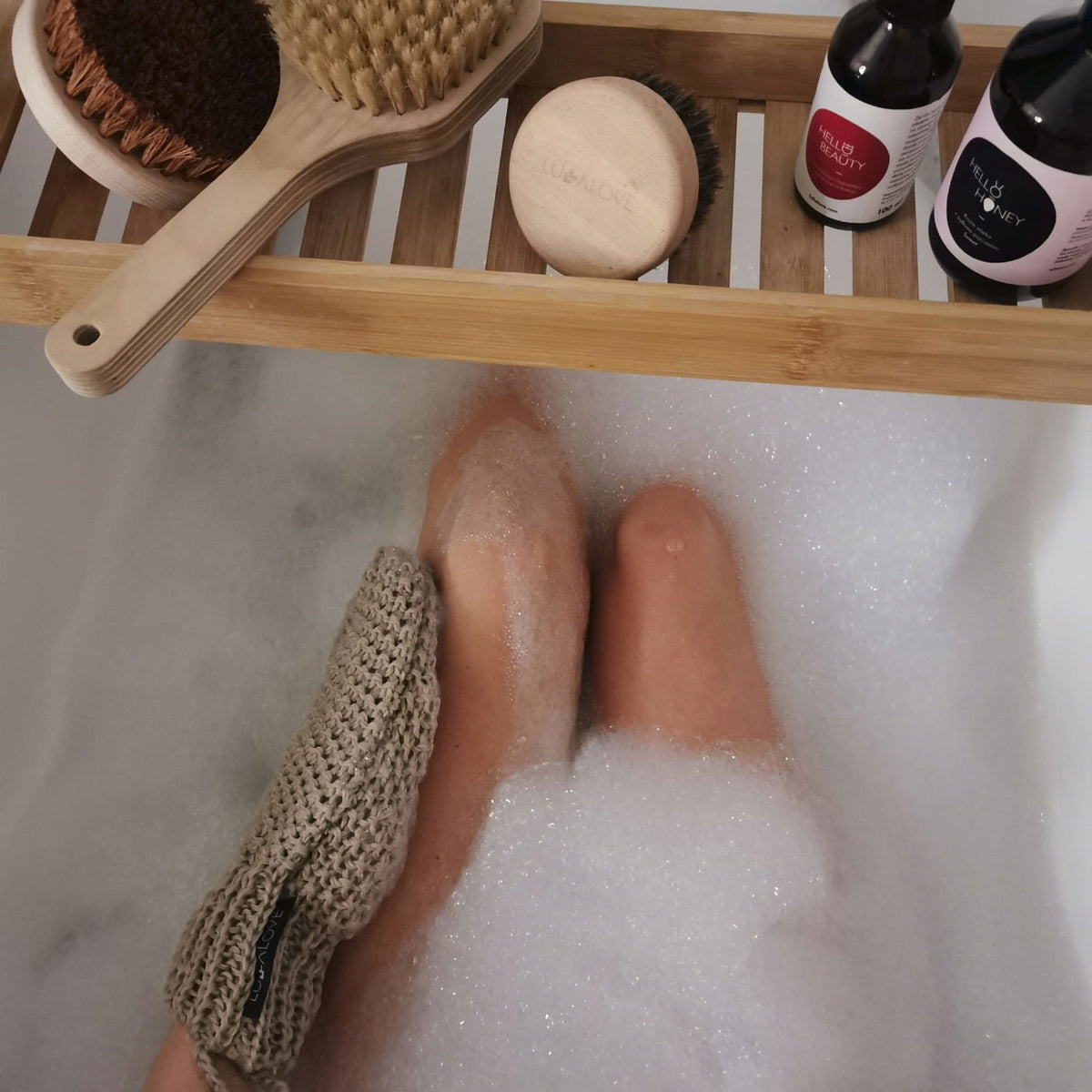 Exfoliating and massage glove - grey linen