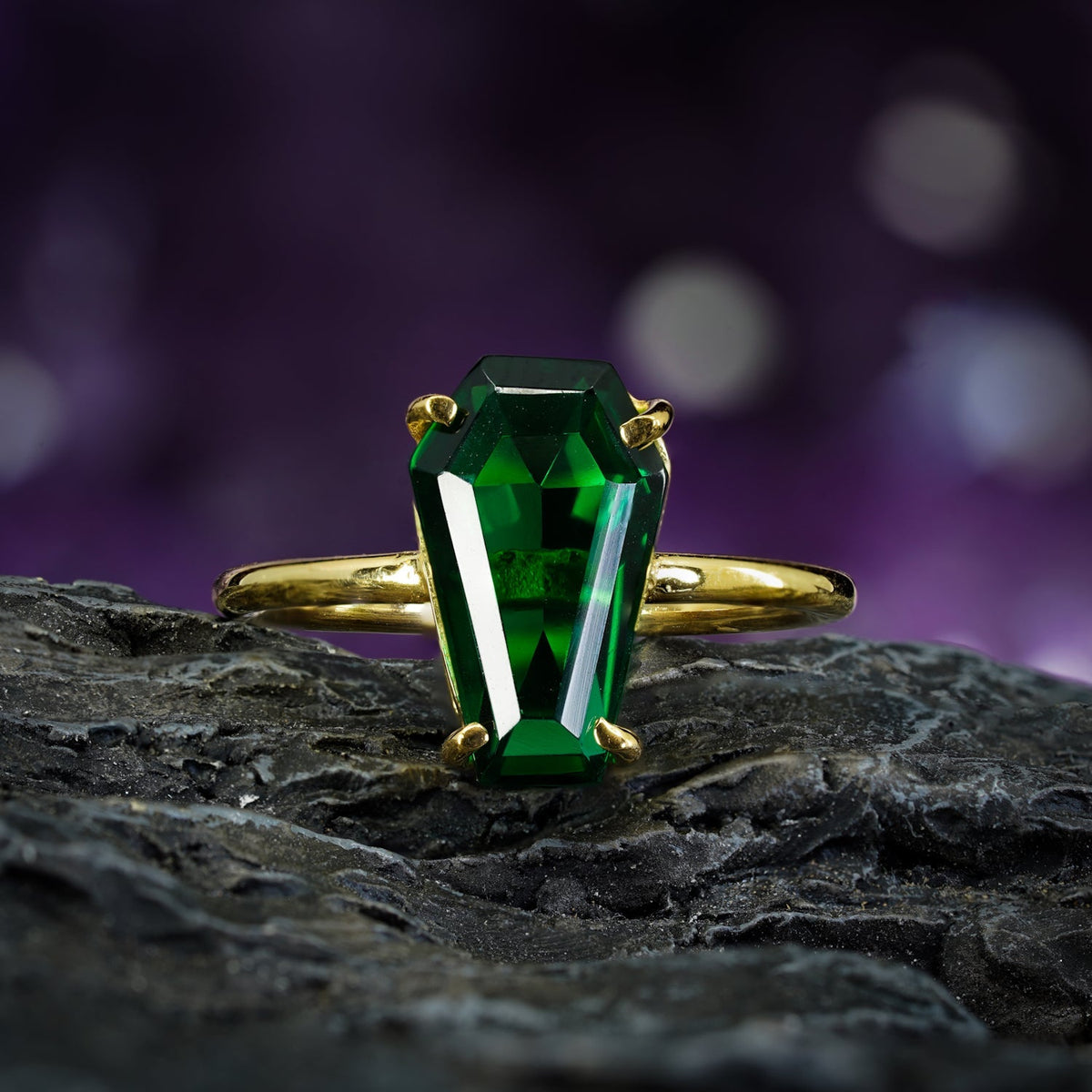 Gemstone Coffin Ring Emerald 6