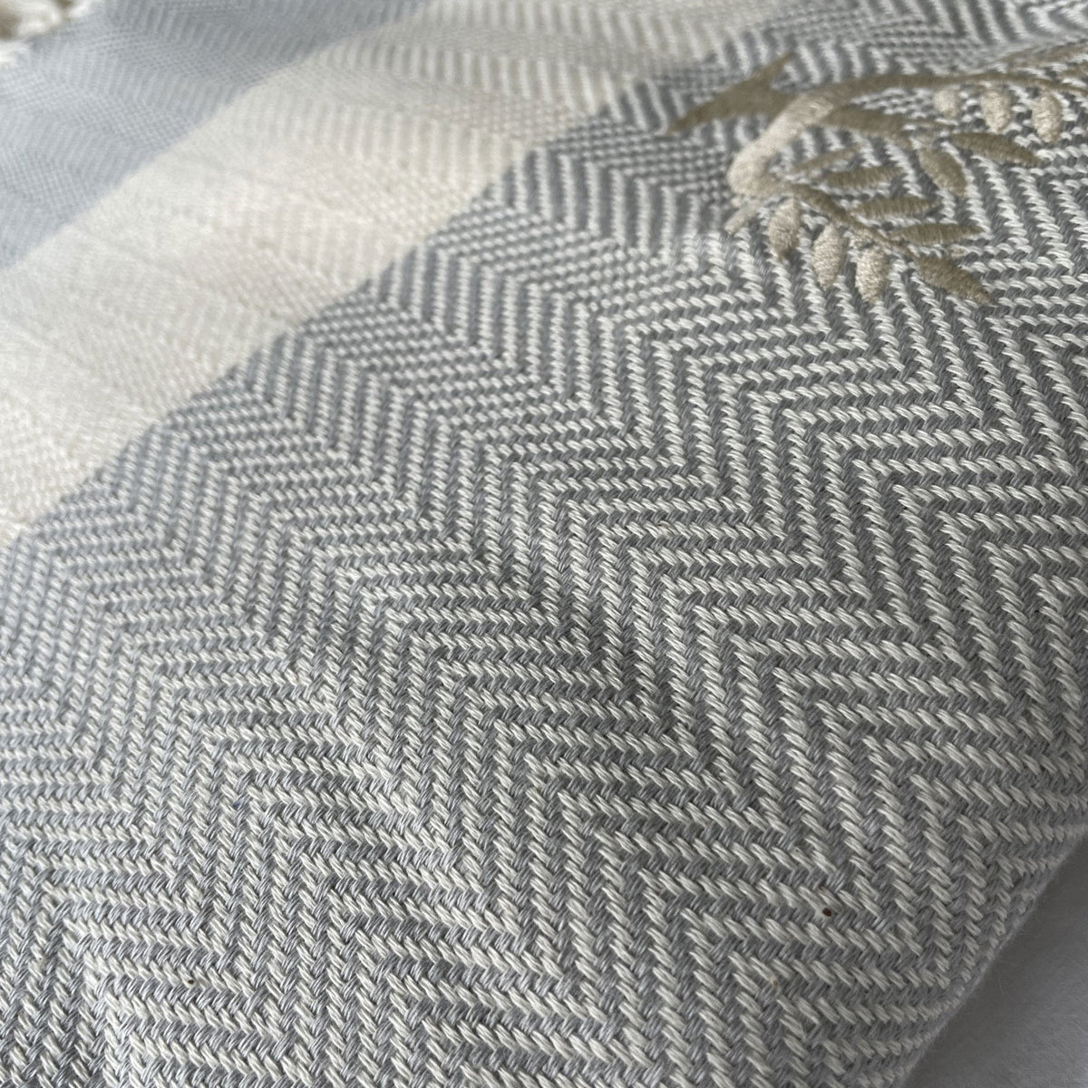 Harrington Bed Throw XL 200cm x 240cm | Soft Grey