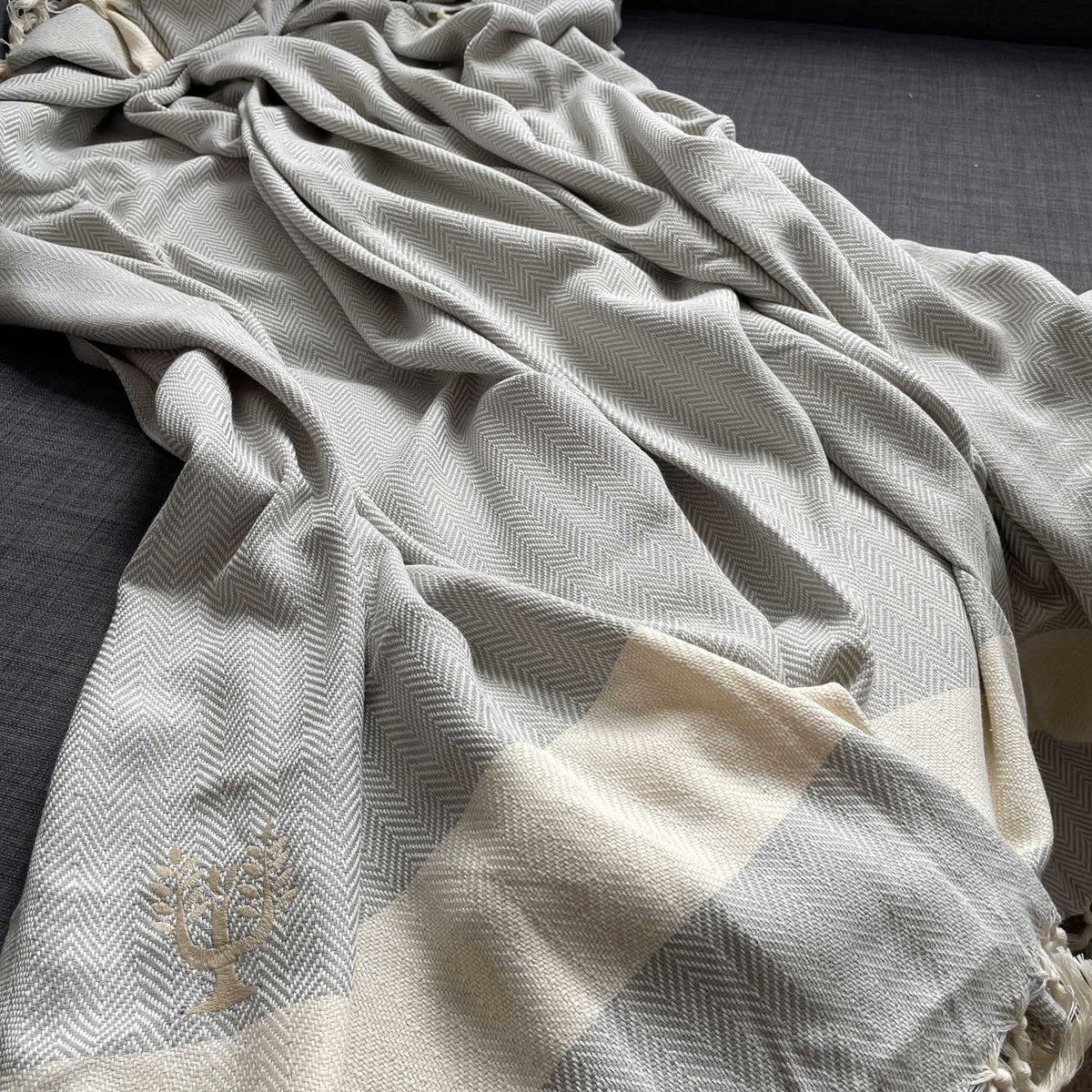 Harrington Bed Throw XL 200cm x 240cm | Soft Grey