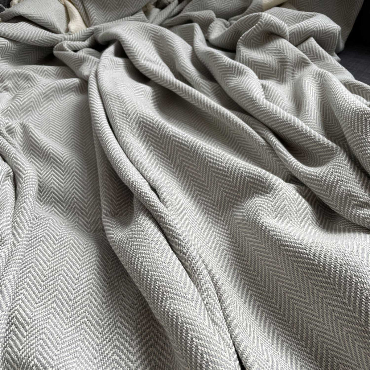 Harrington Bed Throw XL 200cm x 240cm | Soft Grey