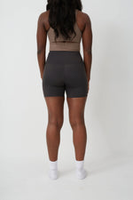 High Waisted Seamless Shorts in Liquorice