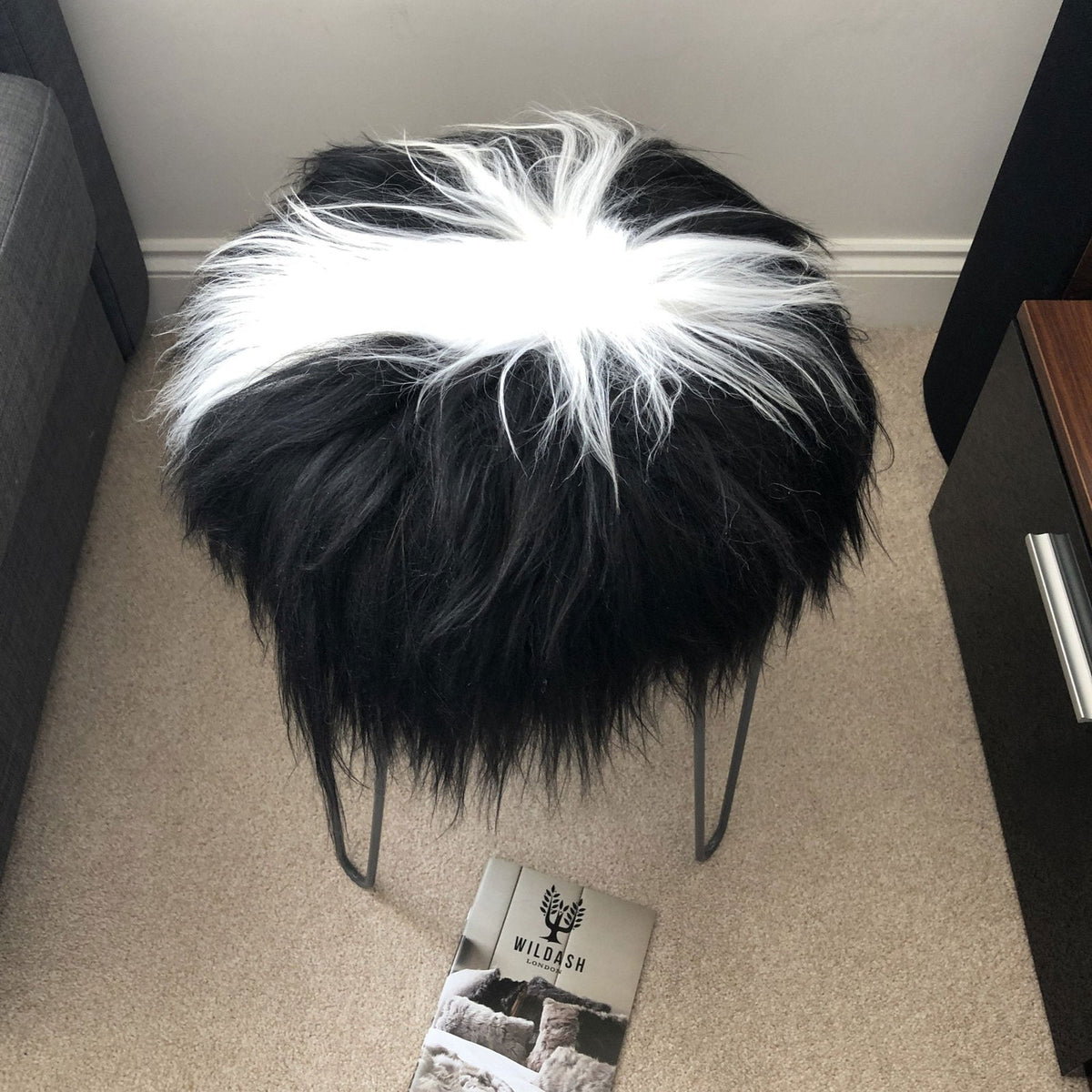 Icelandic Sheepskin Roundie Seat Cover Natural Black and White 35cm