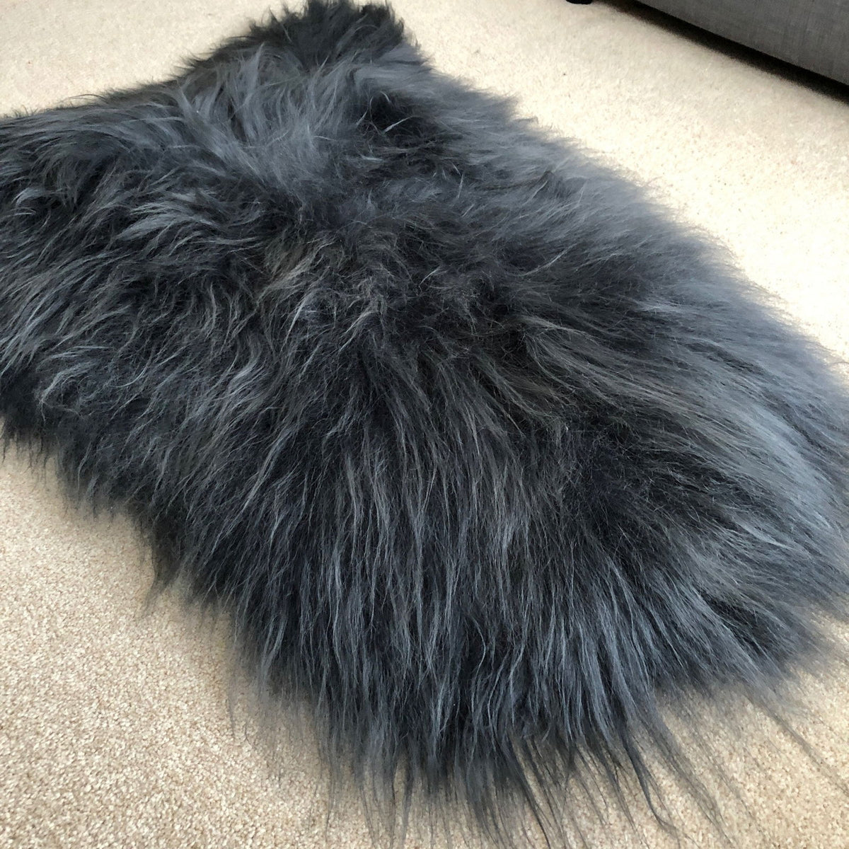 Icelandic Sheepskin Rug Long Fur Dark Graphite Grey