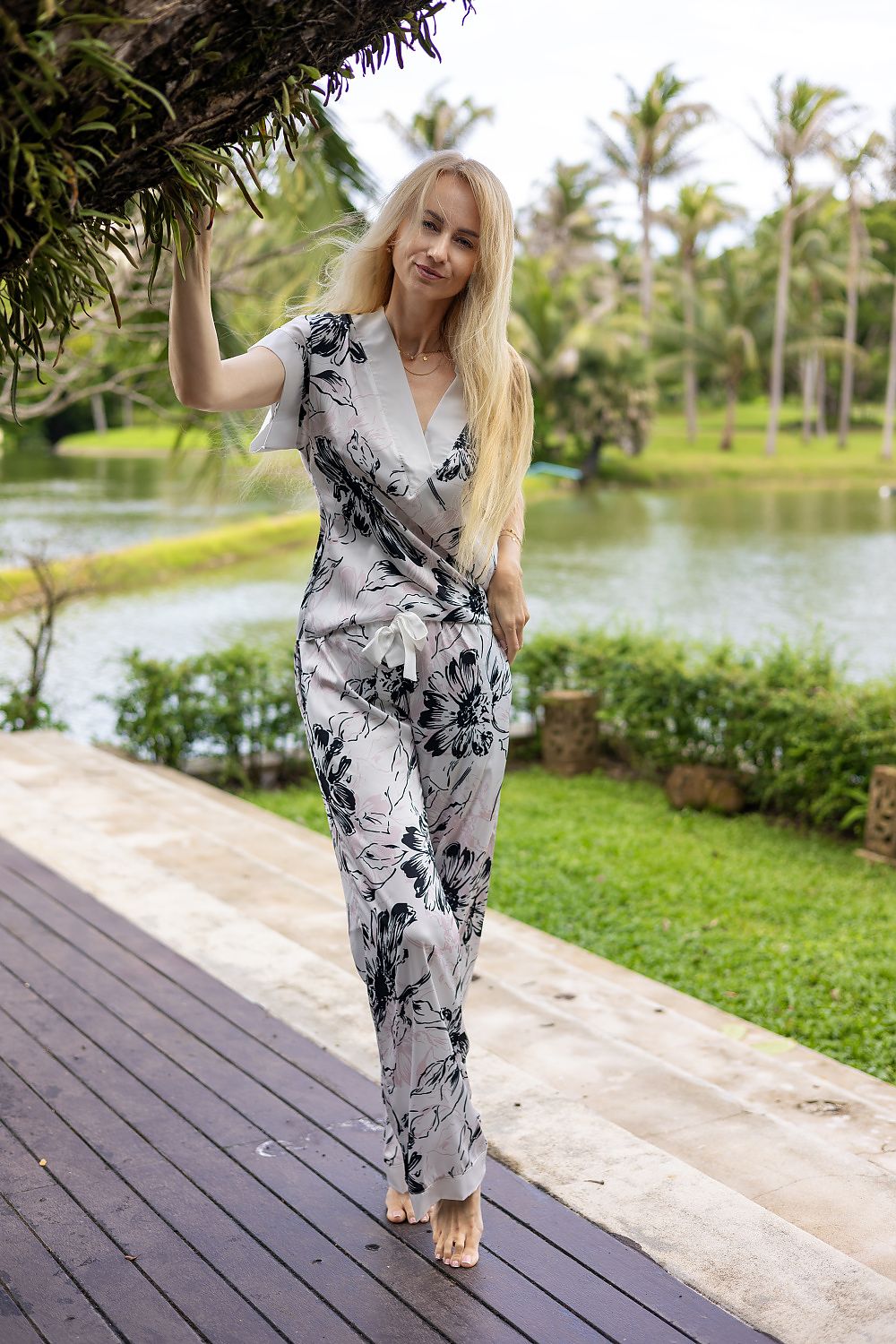 Kalimo Alicuda Floral Silk Satin Pyjamas white