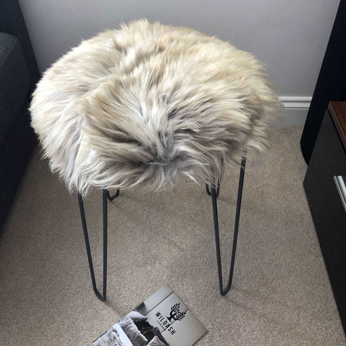 Rare Breed British Sheepskin Roundie Brindle Mix Natural ::: Seat Cover 35cm