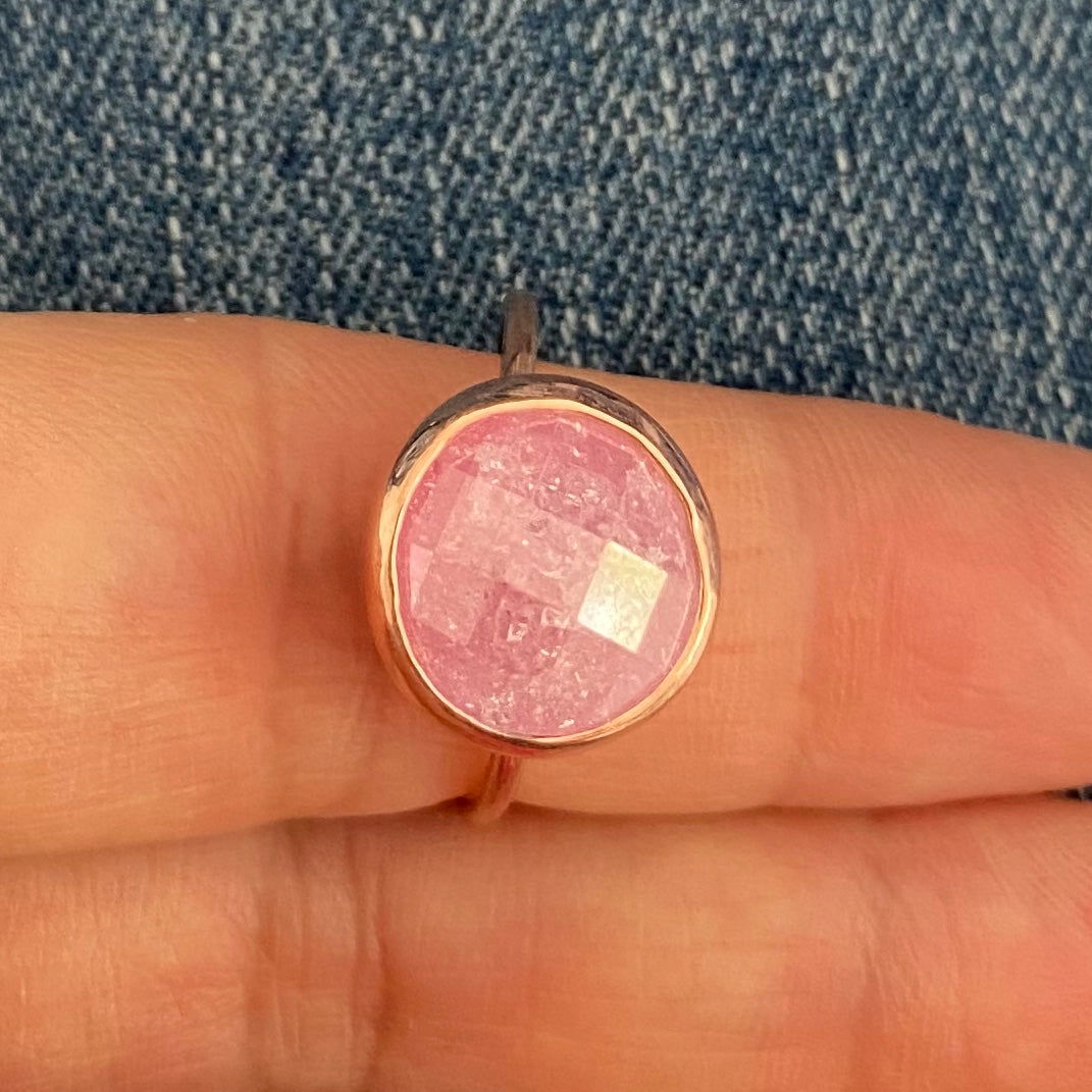 Rings with Round Natural Stones Pink