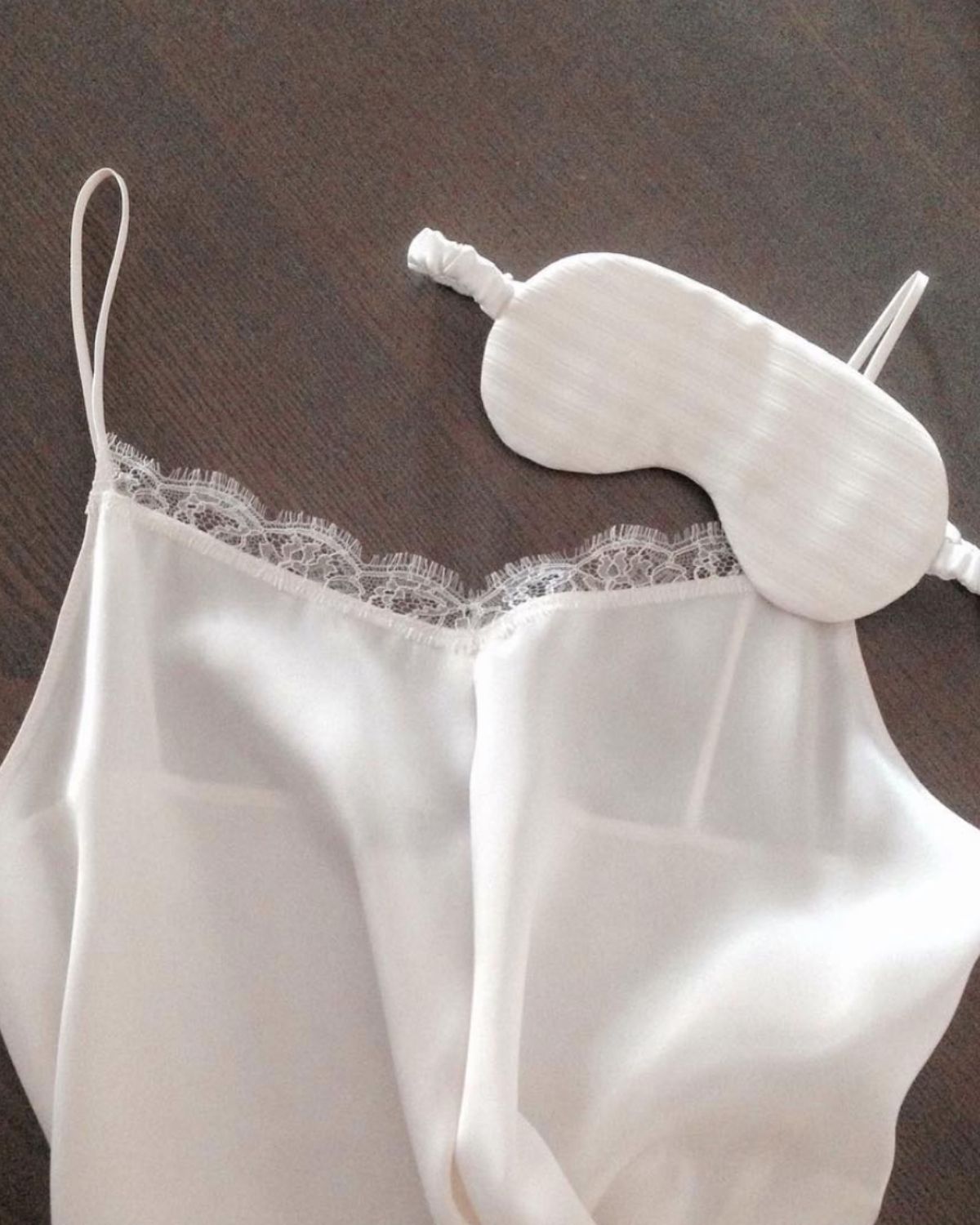 Silk Sleep Mask In Pearl White