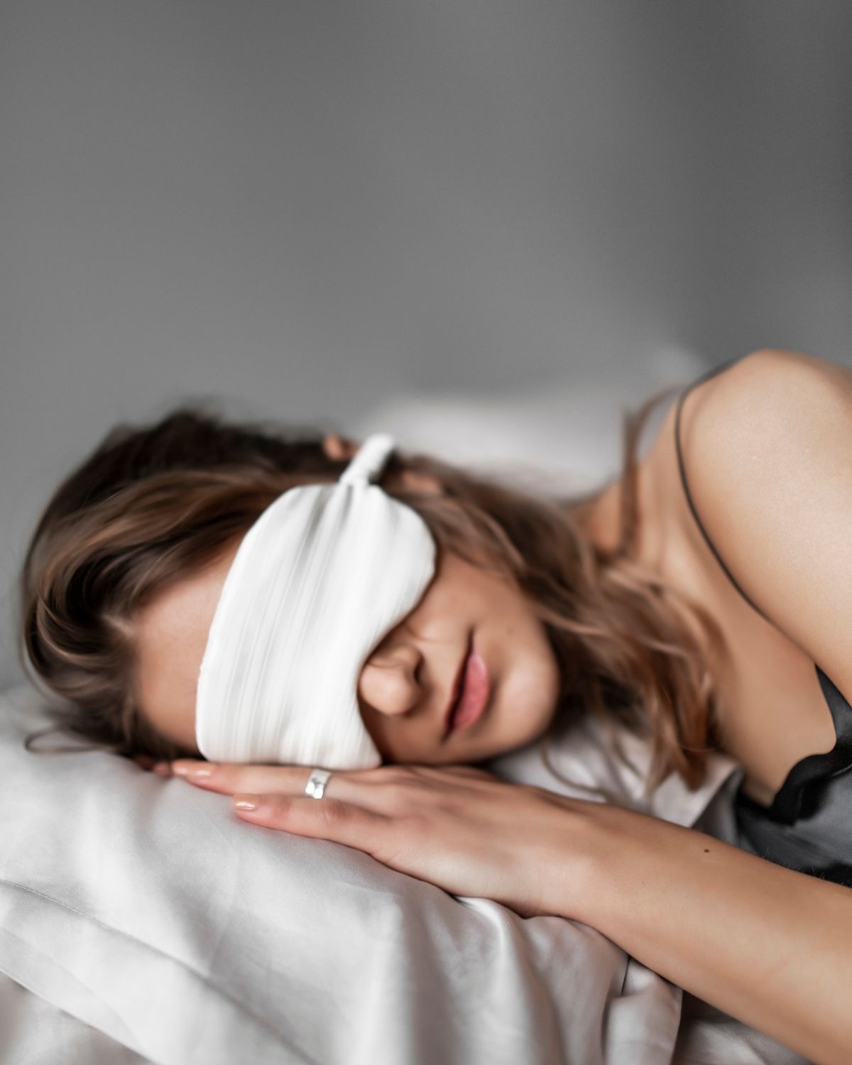 Silk Sleep Mask In Pearl White