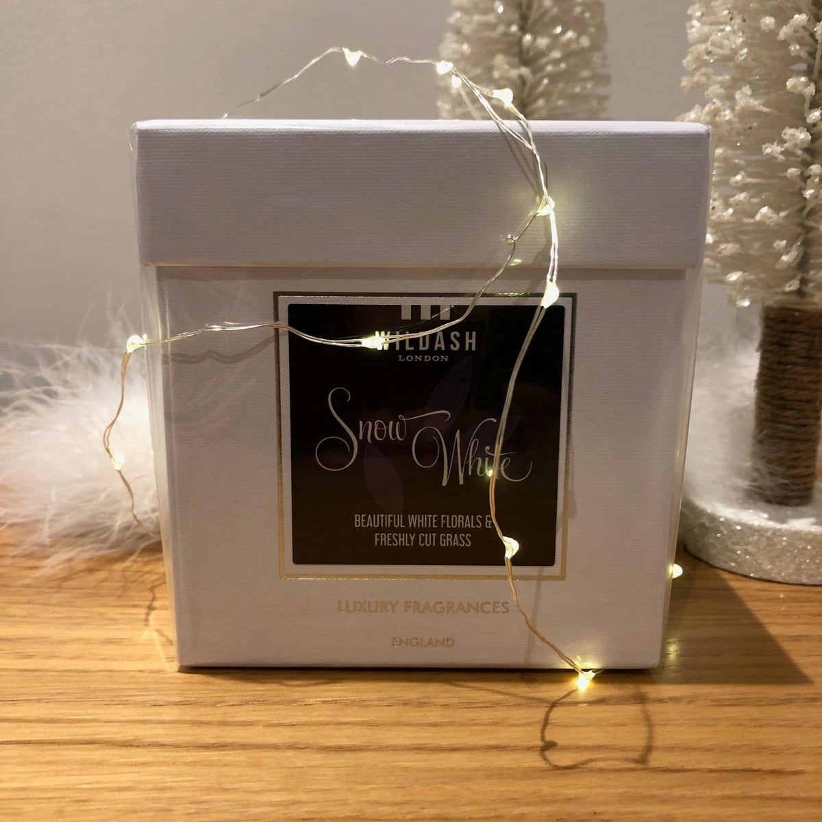 Wildash London Snow White Fairytale Candle Large 30cl