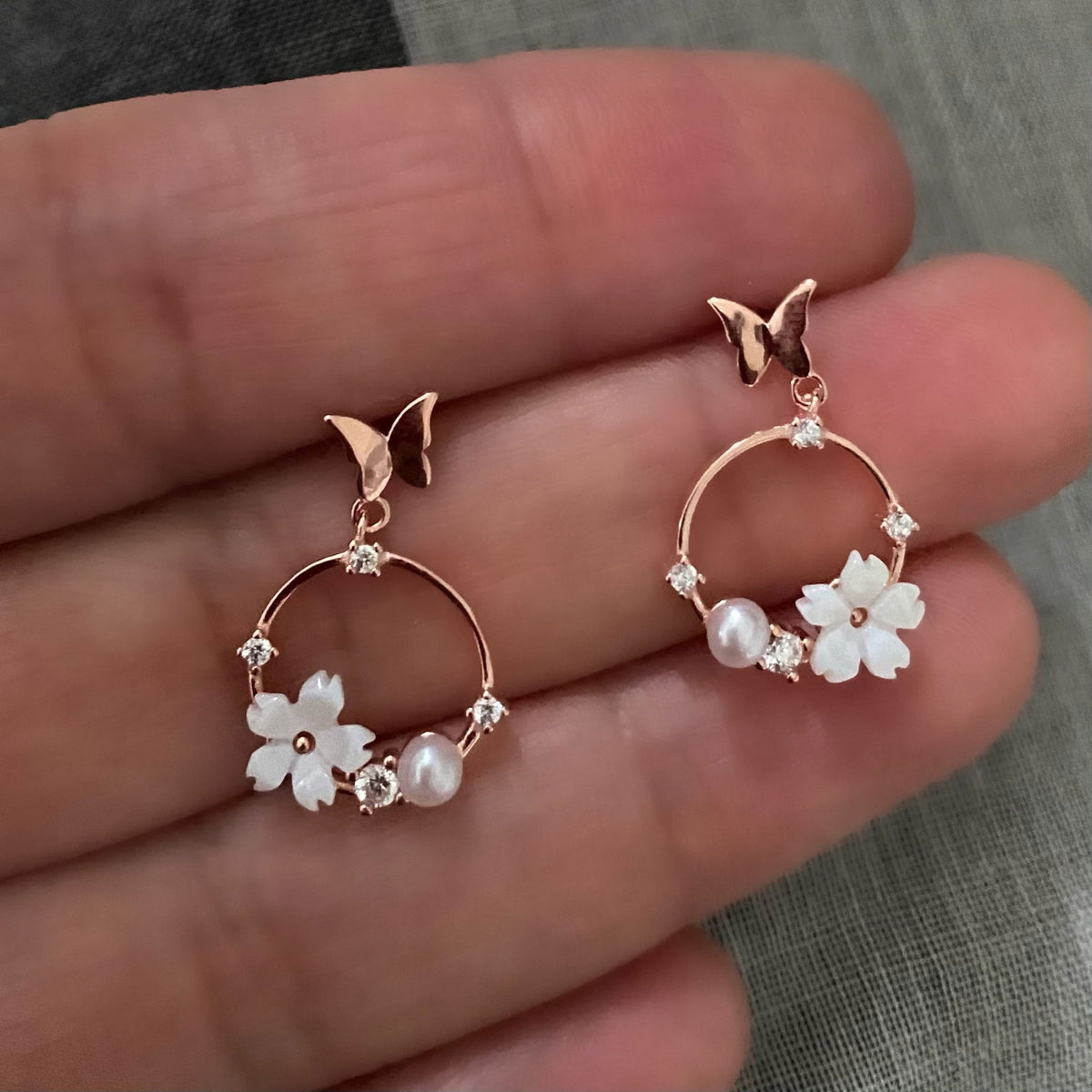Spring Floral Rose Gold Earrings With Clear stones and white flower -RGPS