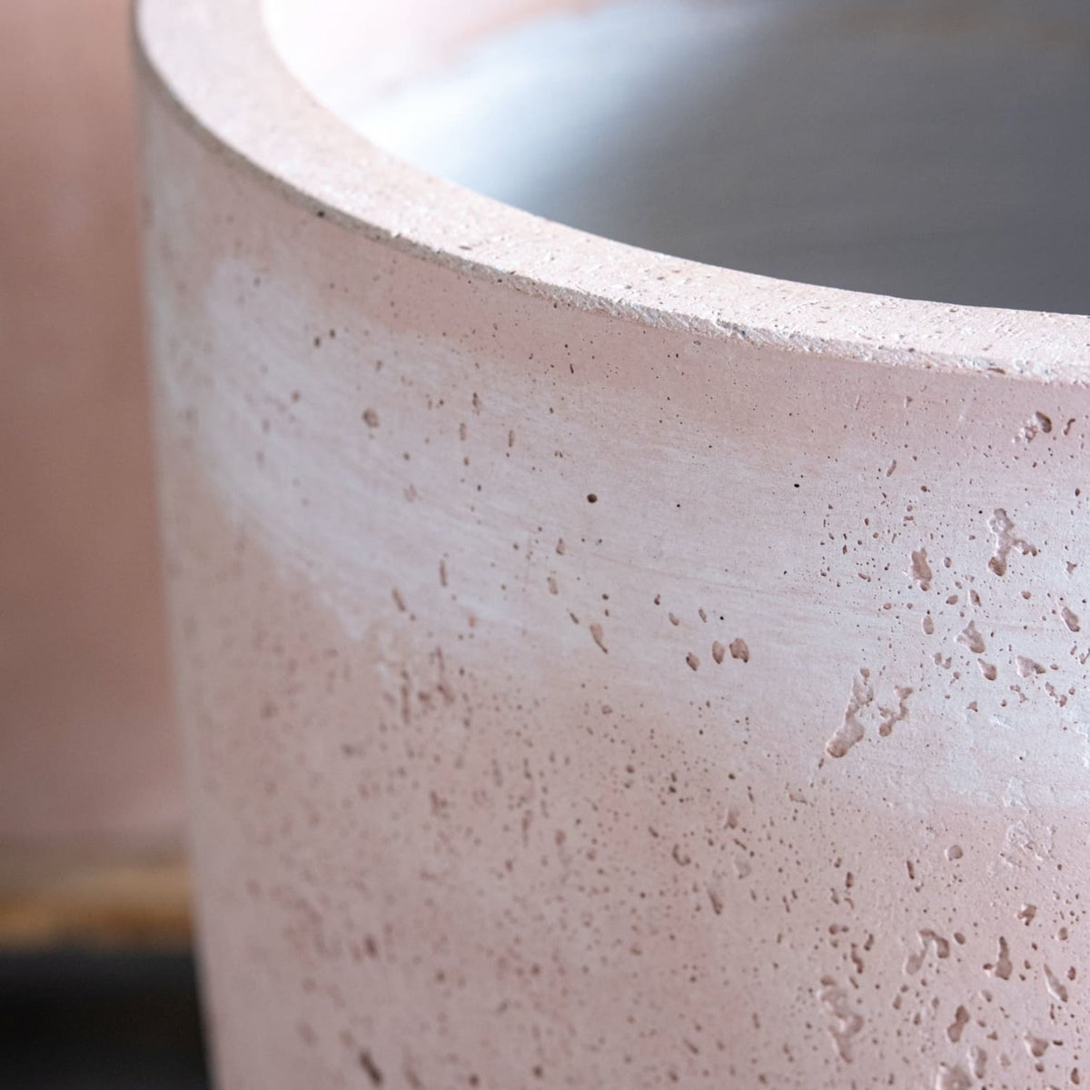 Vessara | Blushstone – 55cm Extra Large Tall Concrete Planter – 32L Decorative Vase Pot